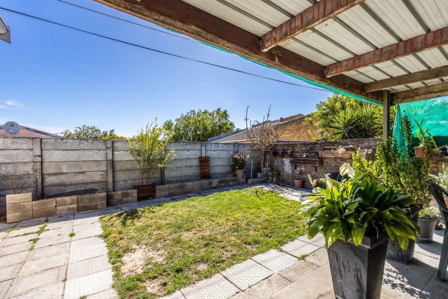 4 Bedroom Property for Sale in Belhar Western Cape